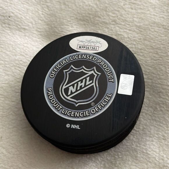 Chicago Blackhawks #9 Signed Hockey Puck JSA Authenticated Autograph - Picture 5 of 5